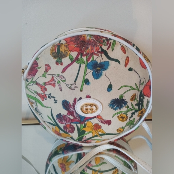 Gucci Handbags - Authentic Vintage Gucci Floral Multicolor Canteen Crossbody Bag